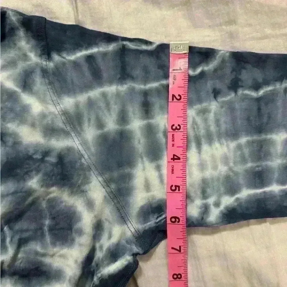 Lululemon Back in Action Long Sleeve Shirt in Shibori Square Ocean Air True Navy - Picture 3 of 6